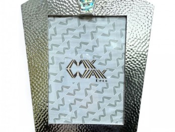 The Right Way to Clean Lacquerware Without Losing Its Shine or Heritage